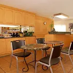 Rodeway Inn Fallbrook Downtown 